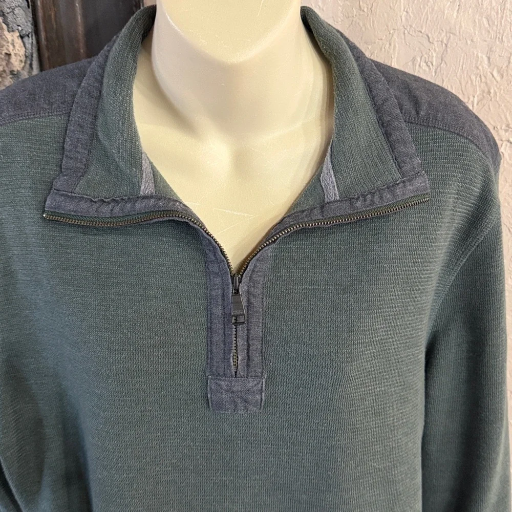 Banana Republic Men's Green Zip-Front Knit Pullover with Dark Trim